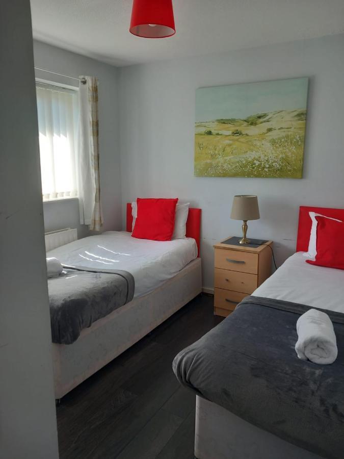 Penllech House - Huku Kwetu  Villa Nottingham Buitenkant foto
