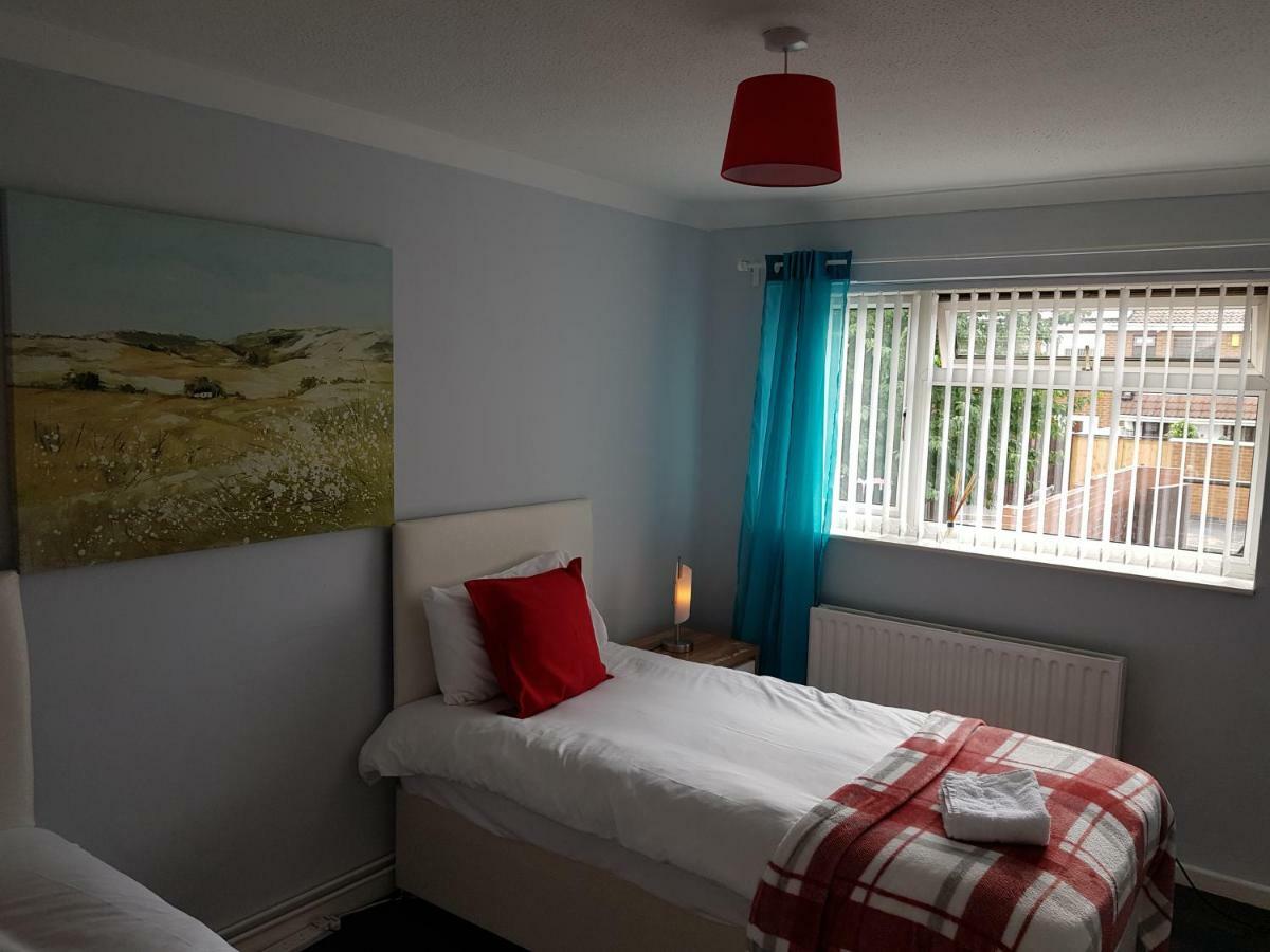 Penllech House - Huku Kwetu  Villa Nottingham Buitenkant foto